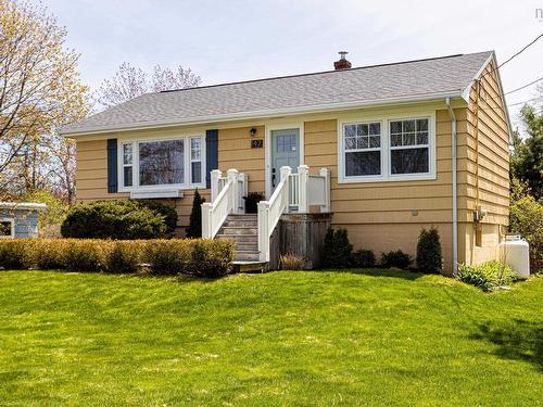 142 Frederick Avenue, Halifax, NS 