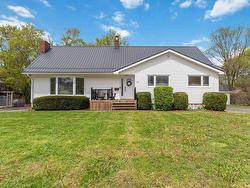 15 Exhibition Street  Kentville, NS B4N 1B9