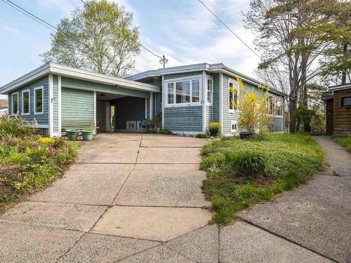 24 Birchview Drive  Halifax, NS B3P 1G4