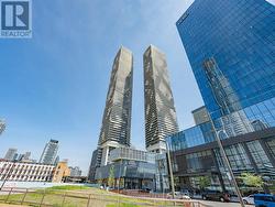 805 - 138 DOWNES STREET Toronto, ON M5E 0E4