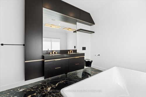 89 Stuart Avenue, Toronto, ON - Indoor Photo Showing Bathroom