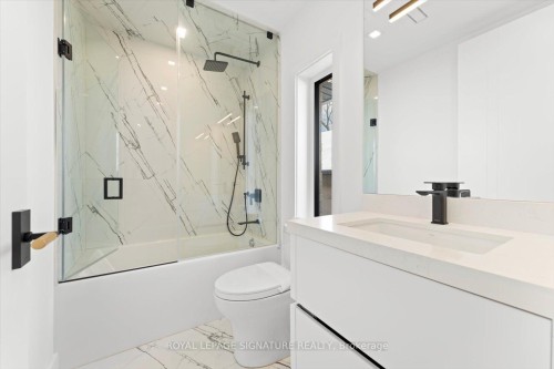 89 Stuart Avenue, Toronto, ON - Indoor Photo Showing Bathroom
