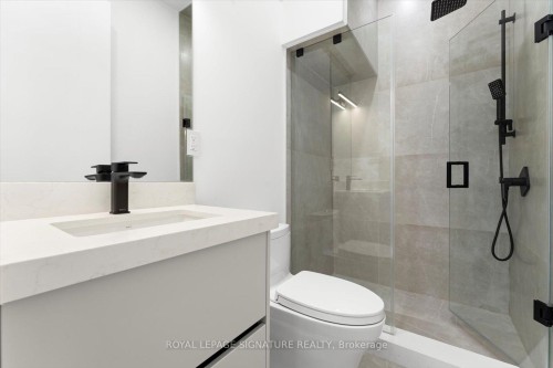 89 Stuart Avenue, Toronto, ON - Indoor Photo Showing Bathroom