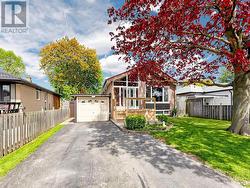 715 LUBLIN AVENUE Pickering, ON L1W 1Z1