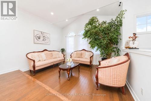61 Pinebrook Circle, Caledon, ON - Indoor Photo Showing Living Room