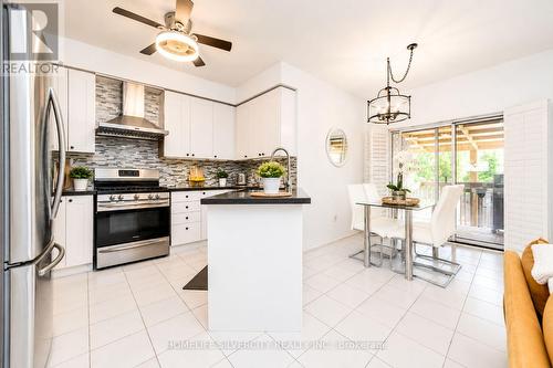 61 Pinebrook Circle, Caledon, ON - Indoor Photo Showing Kitchen