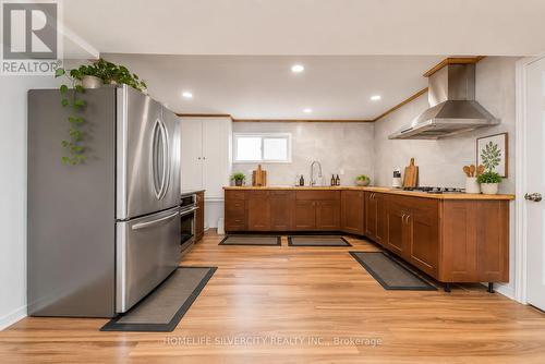 61 Pinebrook Circle, Caledon, ON - Indoor Photo Showing Kitchen