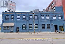 2480 DUNDAS STREET W Toronto, ON M6P 1W9