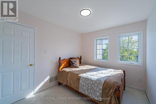 Bedroom 2 - 102 Whitestone Drive, Ottawa, ON - Indoor Photo Showing Bedroom