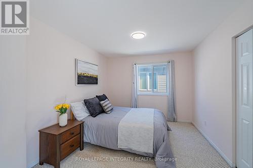Bedroom 3 - 102 Whitestone Drive, Ottawa, ON - Indoor Photo Showing Bedroom
