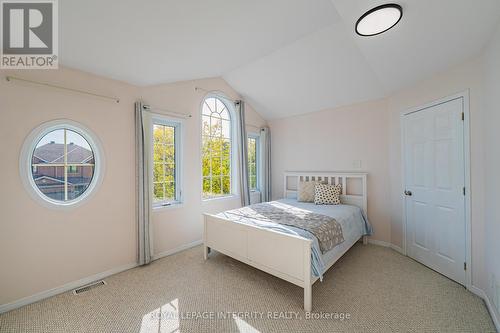Bedroom 4 - 102 Whitestone Drive, Ottawa, ON - Indoor Photo Showing Bedroom