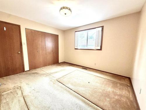737 Confederation Drive, Thunder Bay, ON - Indoor Photo Showing Other Room