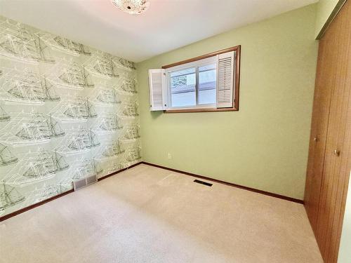 737 Confederation Drive, Thunder Bay, ON - Indoor Photo Showing Other Room