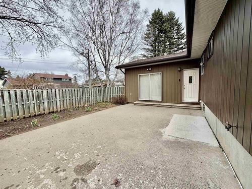 737 Confederation Drive, Thunder Bay, ON - Outdoor