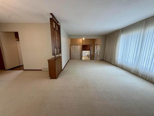 737 Confederation Drive, Thunder Bay, ON - Indoor Photo Showing Other Room