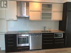 2306 - 770 BAY STREET Toronto, ON M5G 0A6