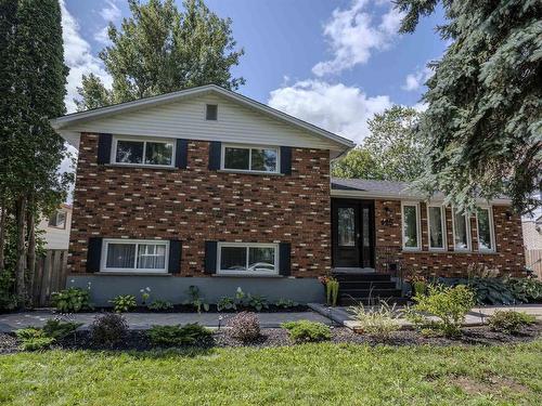 425 Chelsea Cres.  Thunder Bay, ON P7B 5P8