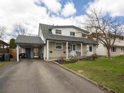 619 Cherrydale Place Thunder Bay, ON P7E 3L8