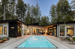 867 Bradley Dyne Rd North Saanich, BC V8L 5H1