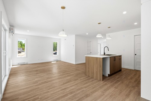 Salle à manger - 32 Rg St-Édouard, Saint-Simon, QC - Indoor Photo Showing Kitchen With Upgraded Kitchen