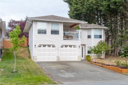 8144 Arthur St  Crofton, BC V02 1R0