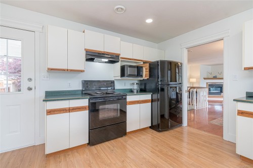 8144 Arthur St, Crofton, BC 
