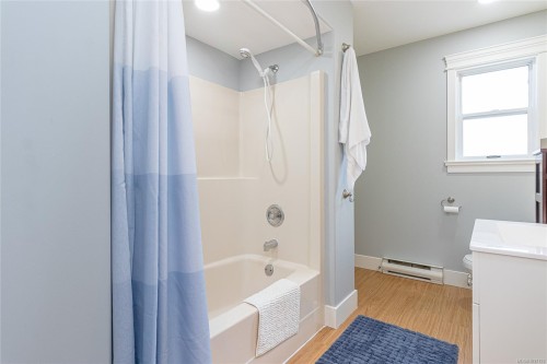 8144 Arthur St, Crofton, BC 