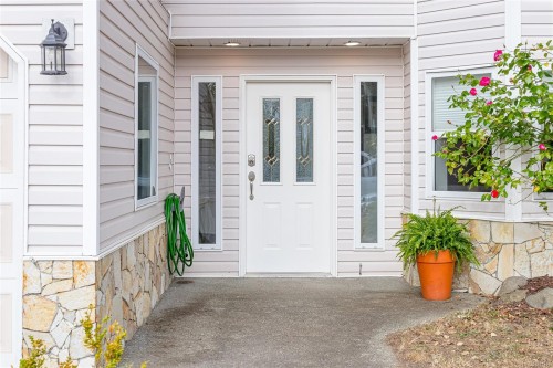8144 Arthur St, Crofton, BC 