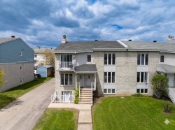 202  - 206 Av. de Chambéry Sainte-Thérèse, QC J7E 5H3