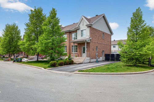 3277 Rue des Monarques  Longueuil (Saint-Hubert), QC J3Y 0G7