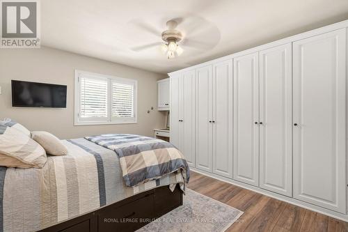 2207 Jester Court, Burlington, ON - Indoor Photo Showing Bedroom
