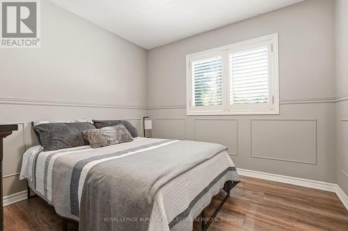 2207 Jester Court, Burlington, ON - Indoor Photo Showing Bedroom