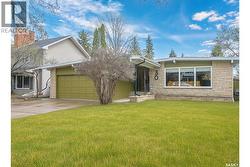 30 Cambridge CRESCENT  Saskatoon, SK S7H 3P8