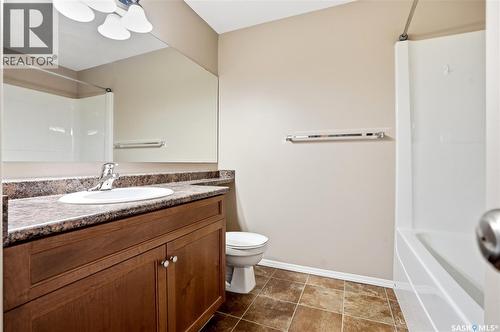 213 928 Heritage View, Saskatoon, SK - Indoor Photo Showing Bathroom