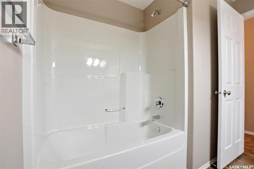 213 928 Heritage View, Saskatoon, SK - Indoor Photo Showing Bathroom