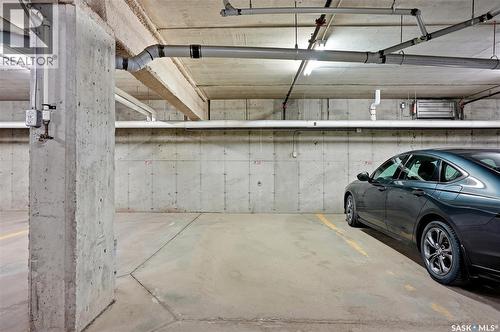 213 928 Heritage View, Saskatoon, SK - Indoor Photo Showing Garage