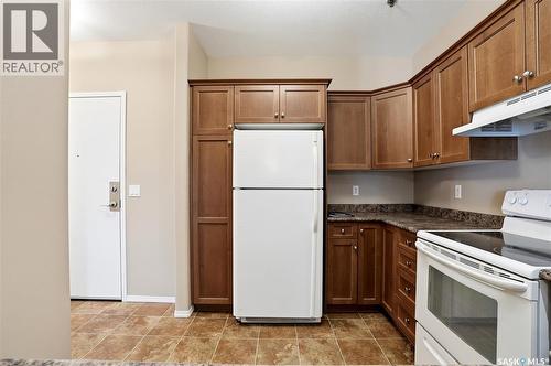 213 928 Heritage View, Saskatoon, SK - Indoor Photo Showing Kitchen