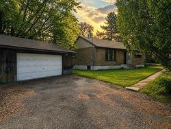 182 Hilldale Road Thunder Bay, ON P7G 1Y8