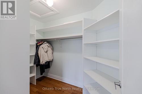 507 Kochar Drive, Ottawa, ON - Indoor With Storage