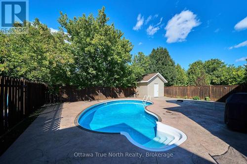 507 Kochar Drive, Ottawa, ON - Outdoor With In Ground Pool With Backyard