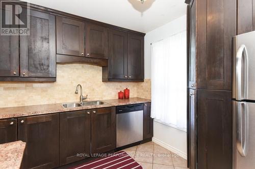 3194 Stockton Drive, Ottawa, ON - Indoor Photo Showing Kitchen With Double Sink