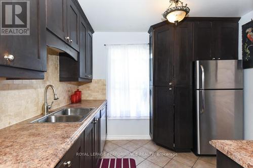 3194 Stockton Drive, Ottawa, ON - Indoor Photo Showing Kitchen With Double Sink