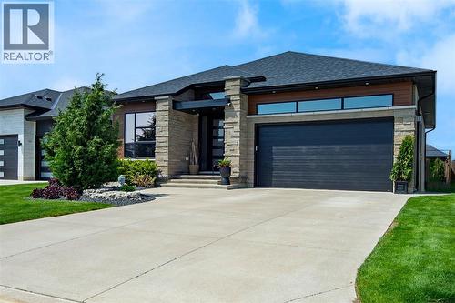 612 MEAD COURT  Sarnia, ON N7W 1A3