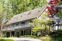 176 Weirs Lane  Hamilton, ON L9H 5E1