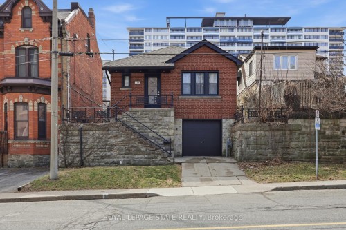 129 Jackson Street W, Hamilton, ON - Outdoor With Facade