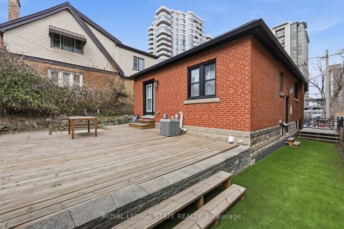 129 Jackson Street W, Hamilton, ON - Outdoor With Exterior