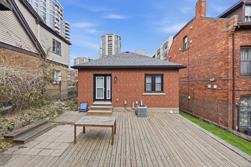 129 Jackson Street W, Hamilton, ON - Outdoor With Exterior
