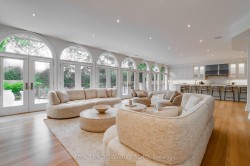 27 Teddington Park Avenue Toronto, ON M4N 2C4