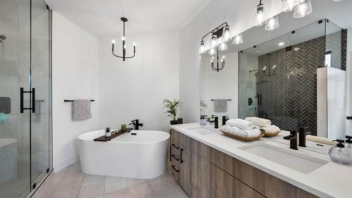 2300 Saddleback Drive, Kamloops, BC - Indoor Photo Showing Bathroom