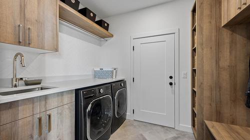 2300 Saddleback Drive, Kamloops, BC - Indoor Photo Showing Laundry Room